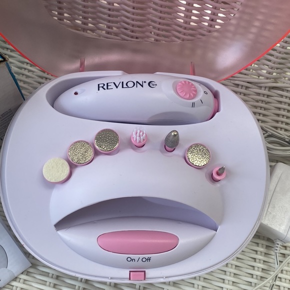 Revlon complete manicure kit with nail dryer - pink - Picture 5 of 13